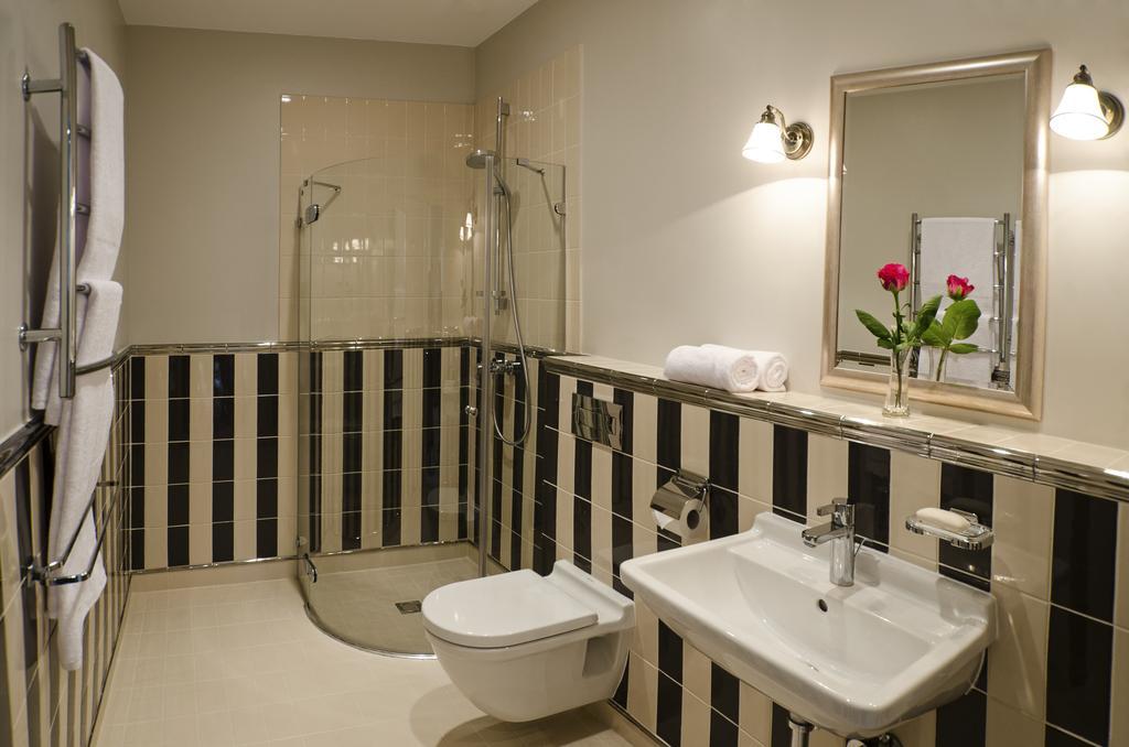 Ursula Royal Apartments 드루스키닝카이 객실 사진
