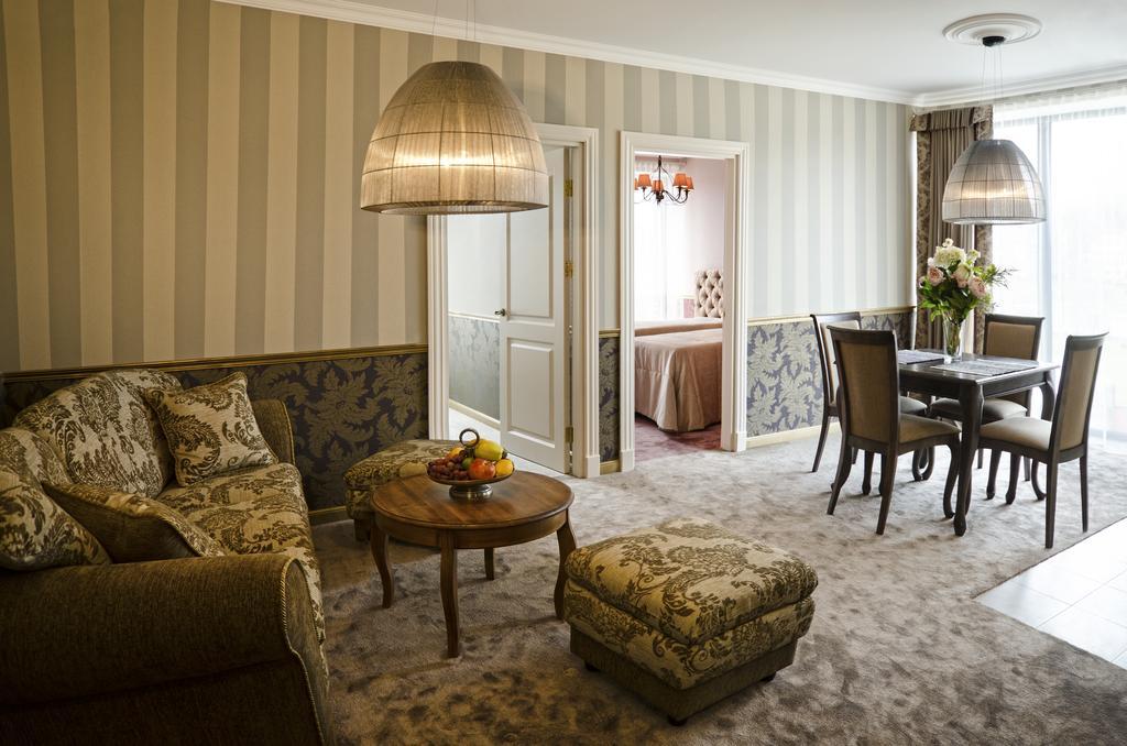 Ursula Royal Apartments 드루스키닝카이 외부 사진
